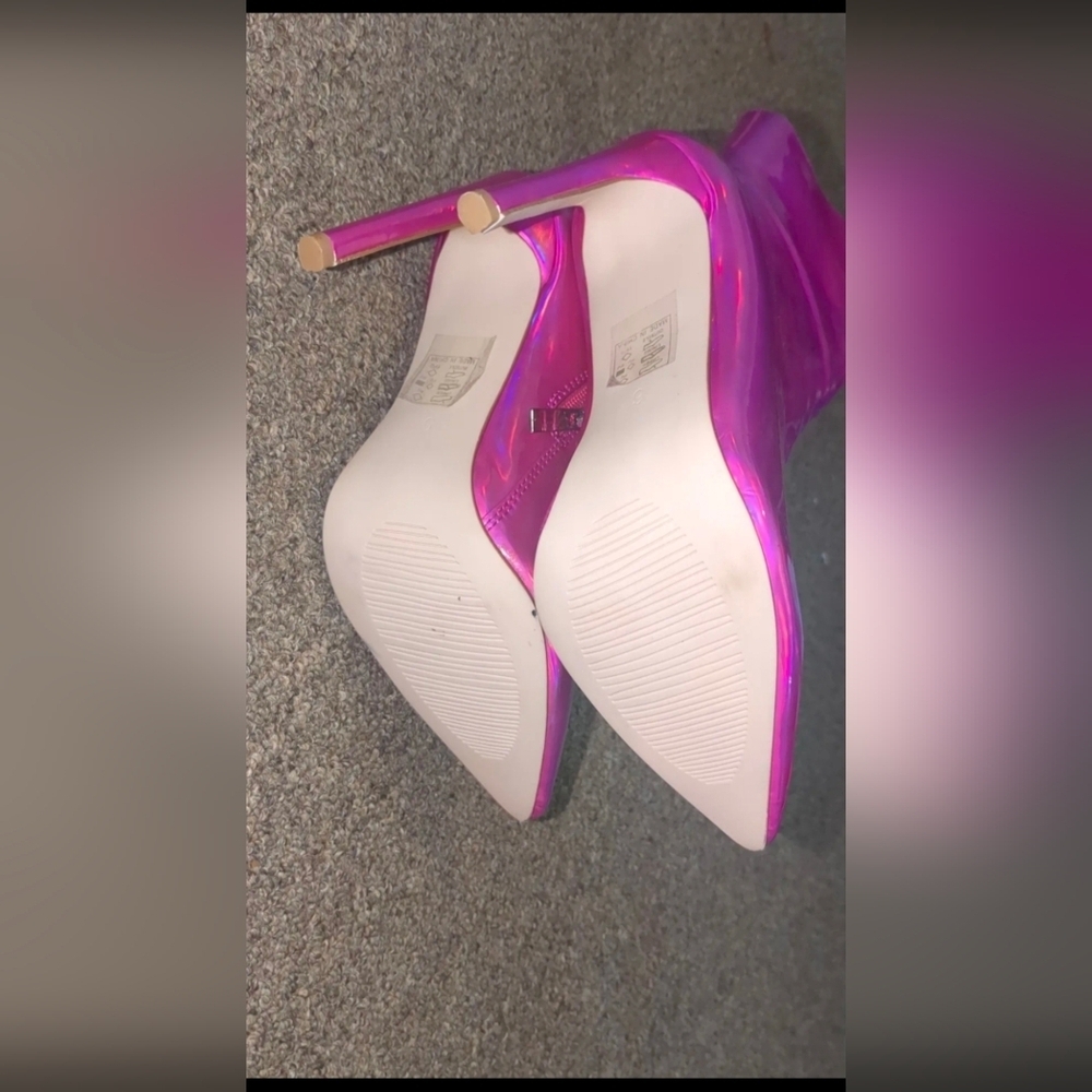 Azalea Wang Halo Iridescent Pink Ankle Bootie Heels Size 6 NWOT - Picture 5 of 8